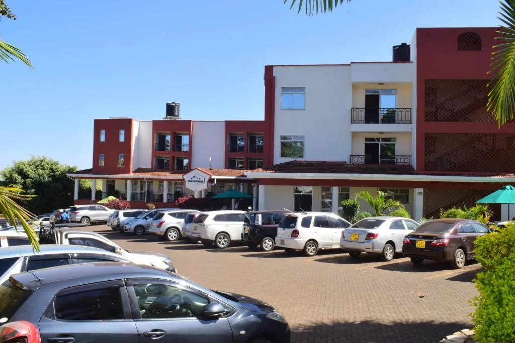 Meru Slopes Hotel, hotel in Meru