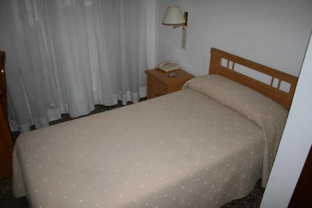Hostal Puente de Piedra photo