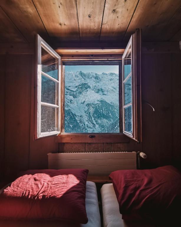 Mountain Hostel Gimmelwald photo