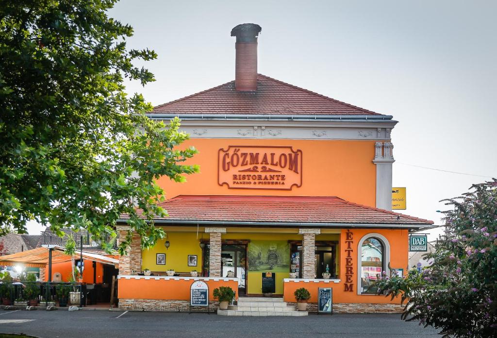 Gozmalom Etterem es Panzio photo