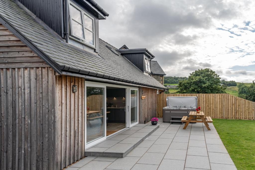 The Annexe, Luxury Property with Hot Tub at Pitilie Pods, Aberfeldy