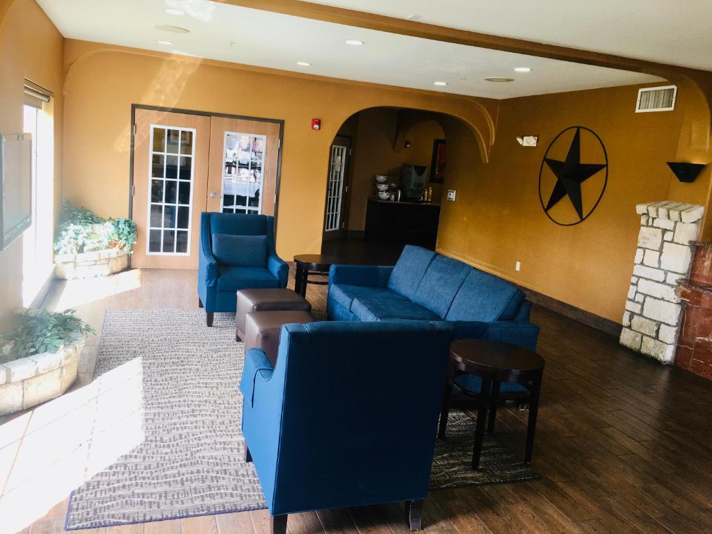 Comfort Suites Near Seaworld photo