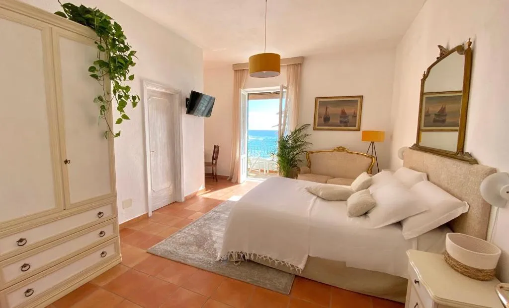 Villa Bina Sea Hotel, hotel in Ischia