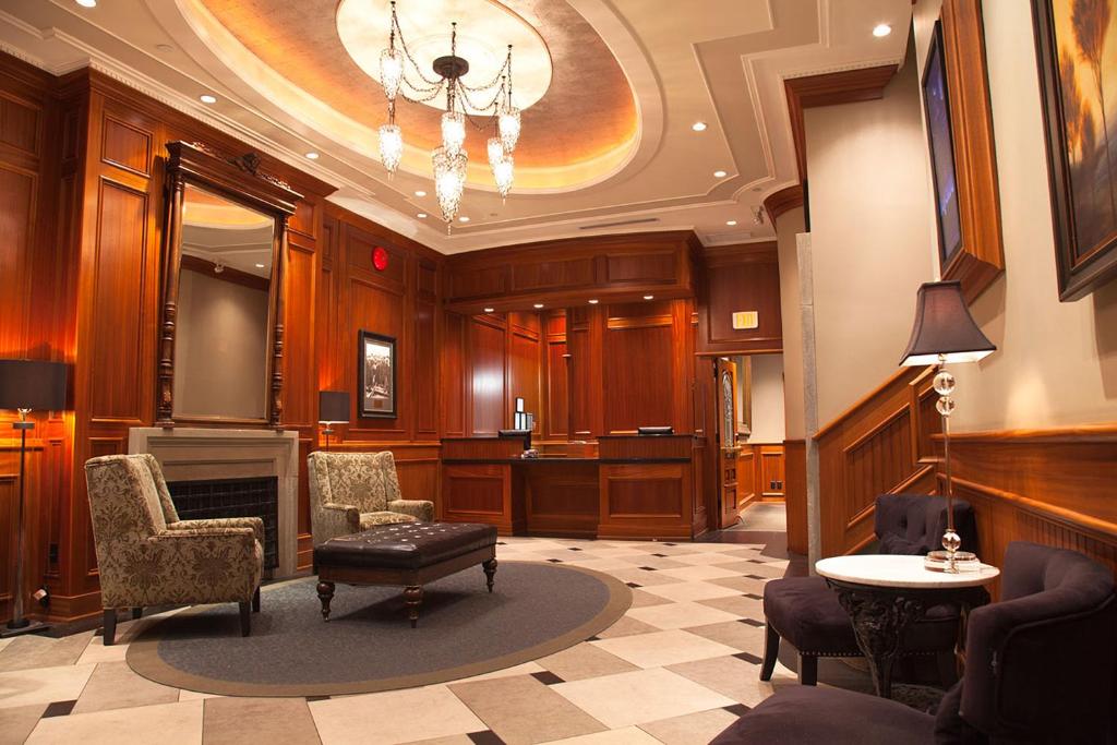 Strathcona Hotel photo