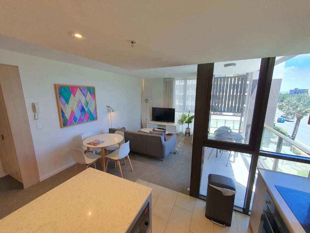The Eureka Gold Coast Residence on Broadbeach photo