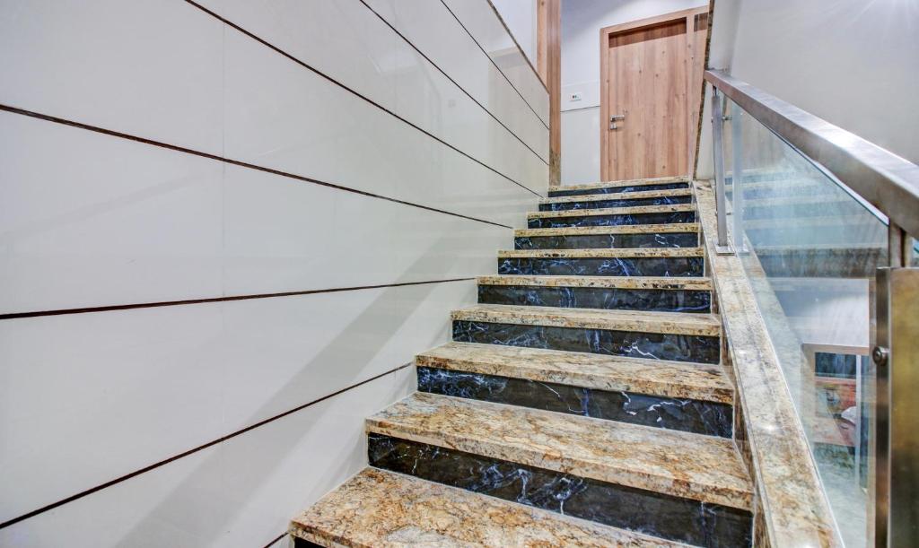 フロント・ロビー