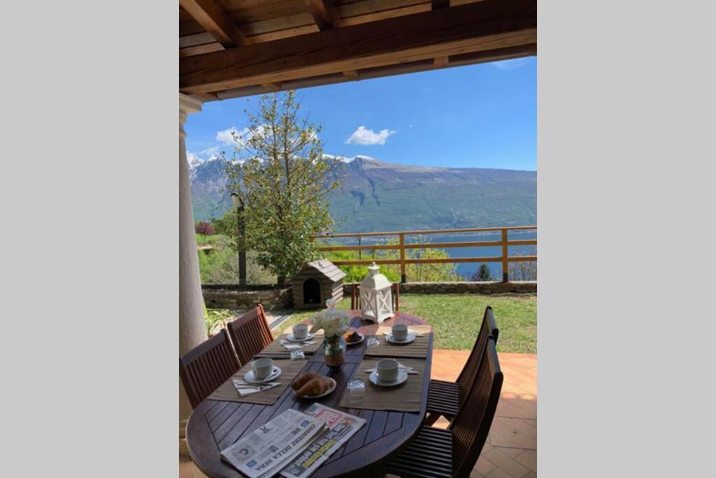 VillaTullia Ferienhaus mit Seesicht Gardasee - 2
