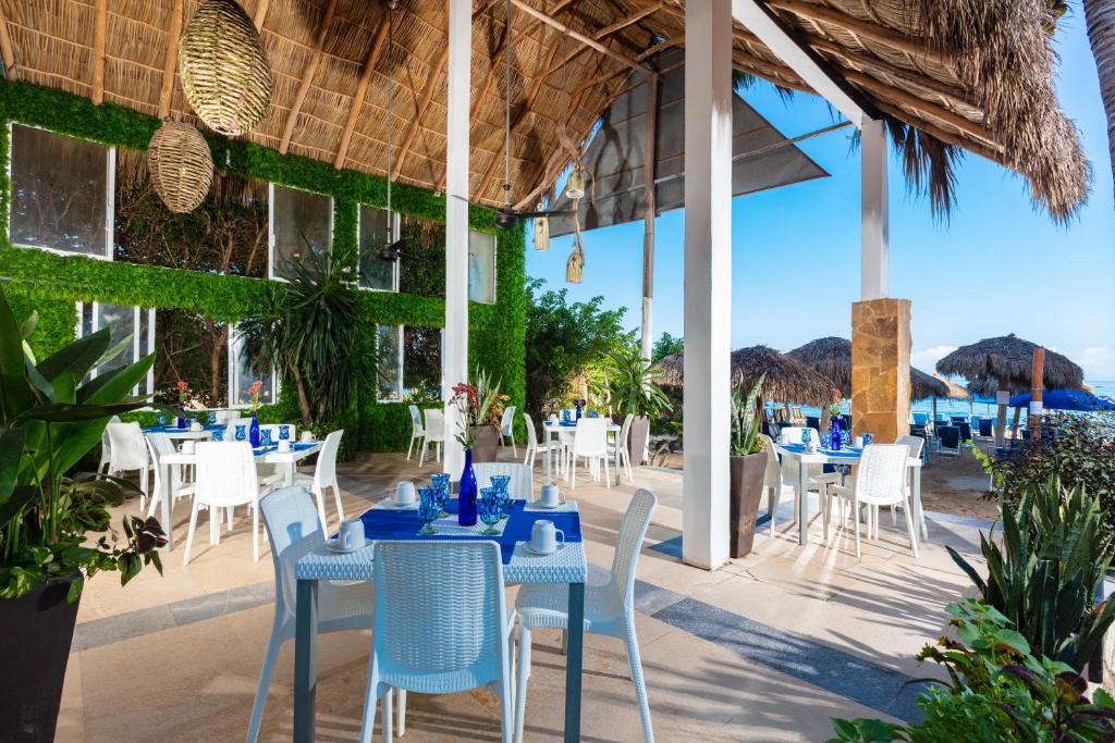 Blue Chairs Beachfront Resort Puerto Vallarta - Adults Only - 2