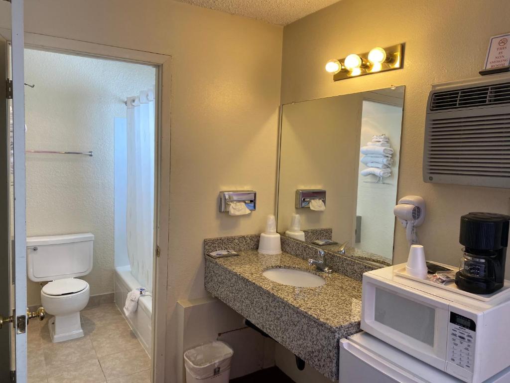 Budget Inn Las Vegas New Mexico photo