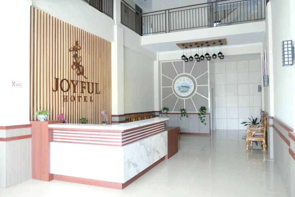 Joyful Hotel，位于丹戎潘丹的酒店