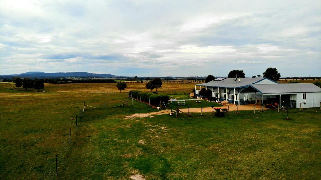 Hillside Tiny House in Lindenow, Australia reviews, prices