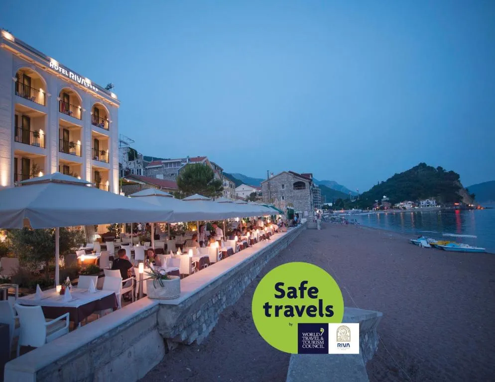 Hotel Riva by Aycon，位于佩特罗瓦纳莫鲁的酒店