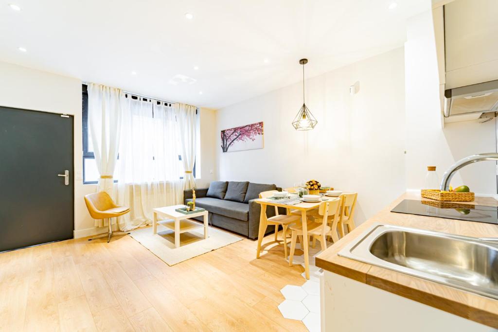 EdSam Madrid Apartments White - 3