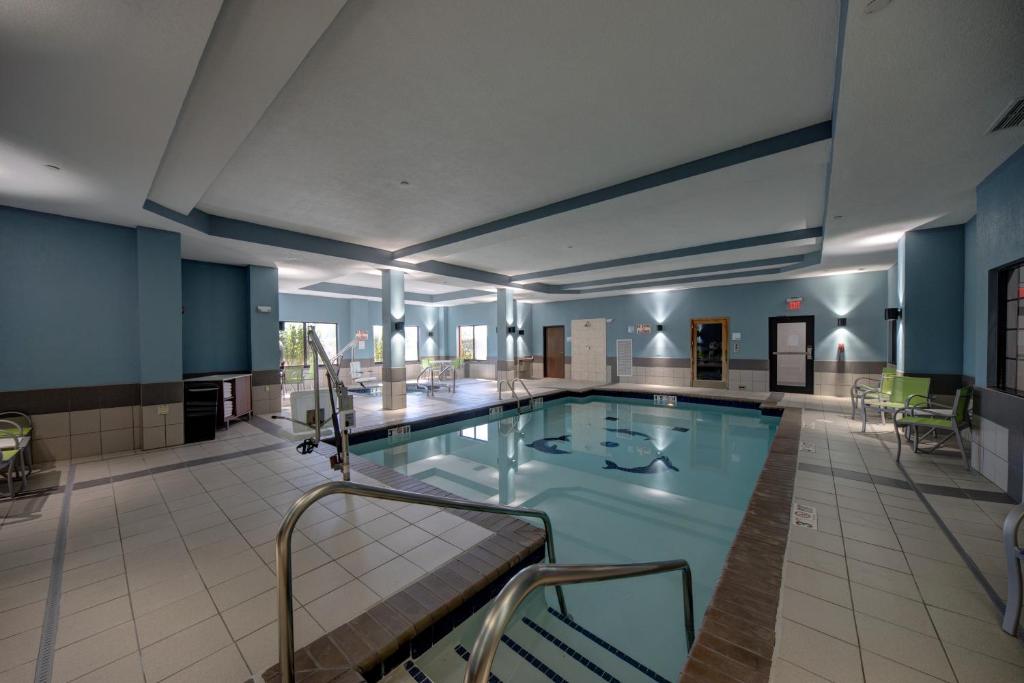 Holiday Inn Express Hotel & Suites Oklahoma City-West Yukon photo