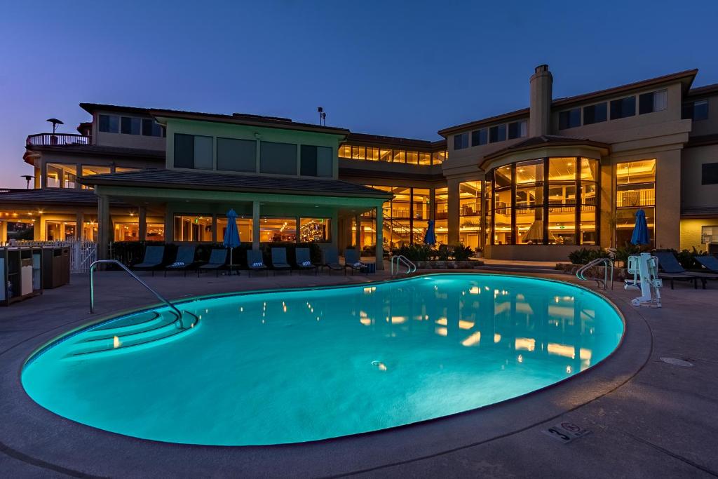 Seascape Beach Resort photo