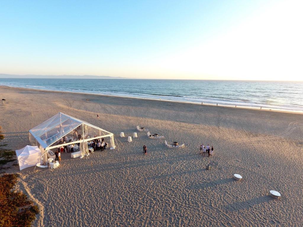 Seascape Beach Resort photo