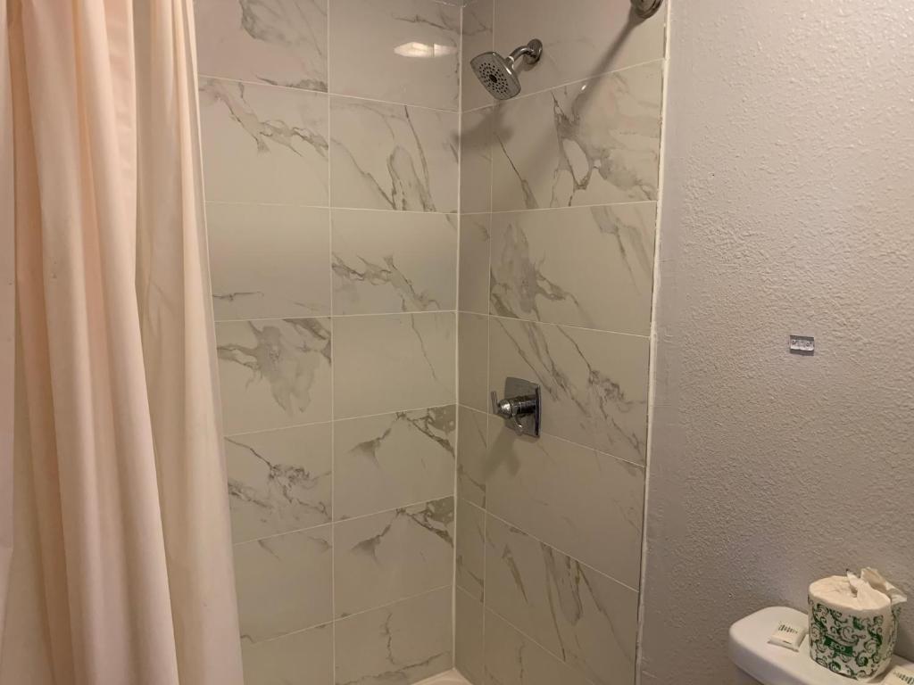 Landmark Inn photo