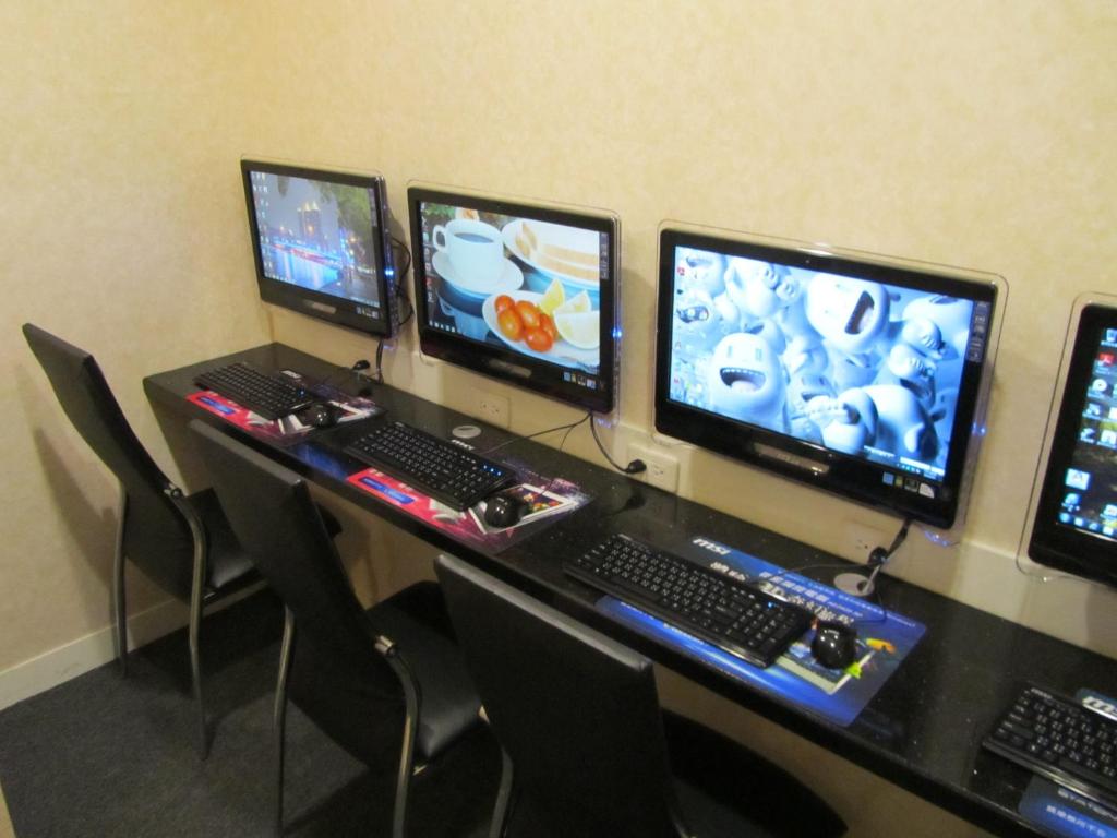 EVERLUCK HOTEL photo