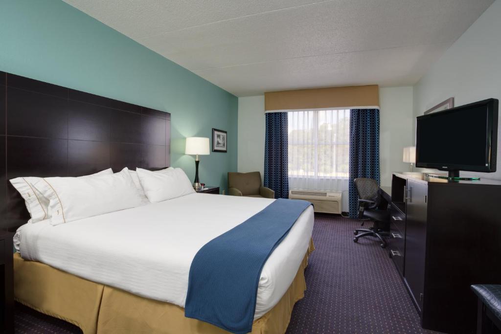 Holiday Inn Express Hotel & Suites Plant City photo