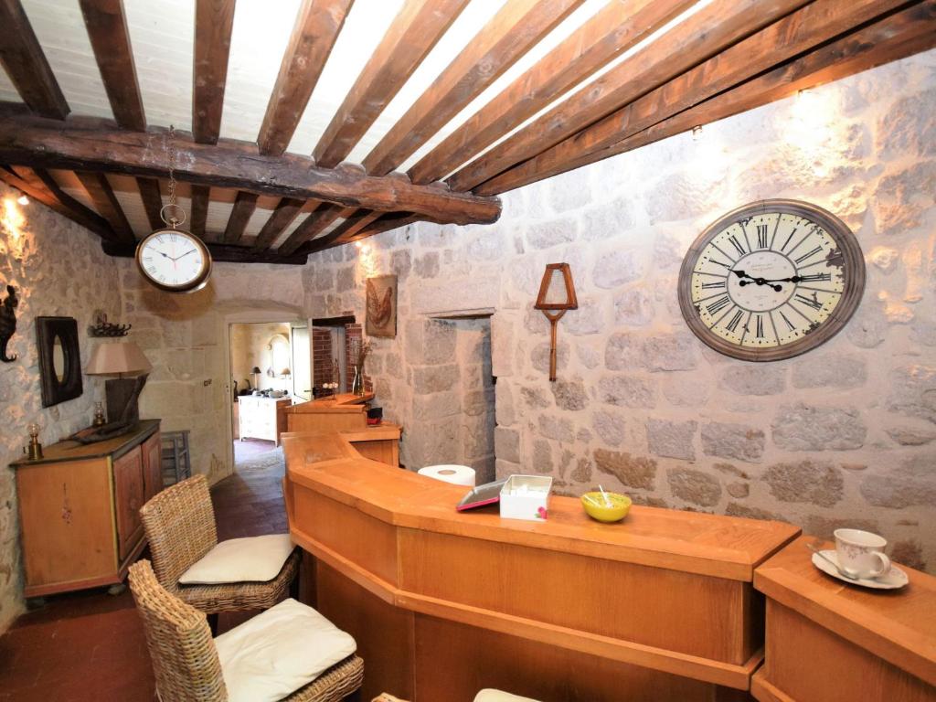 Castle near Agen with Shared Pool フロント・ロビー