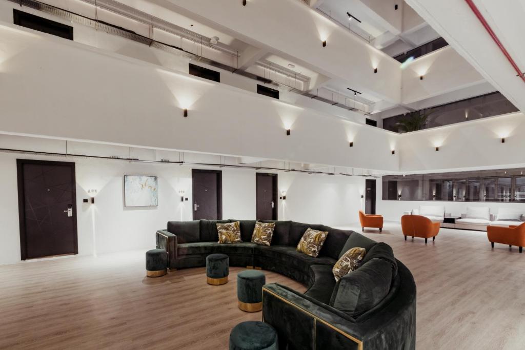 Shared lounge/TV area
