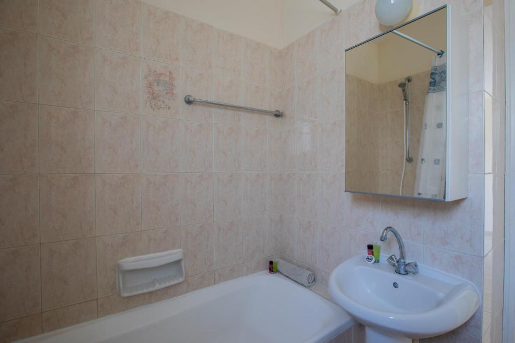 Socrates Apartments photo