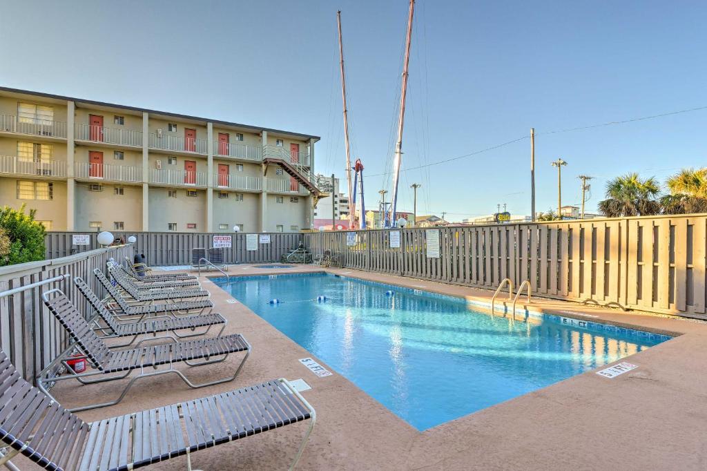 Beach Condo with Pool Access, 1 Block to the Ocean! photo