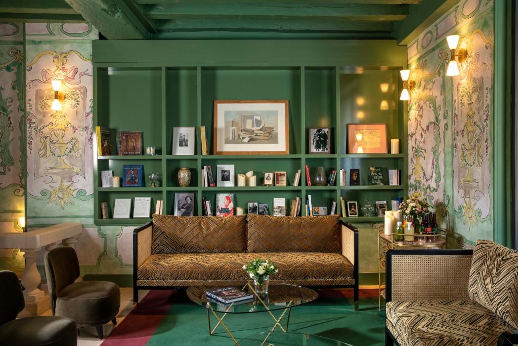 Hotel des Deux Iles photo