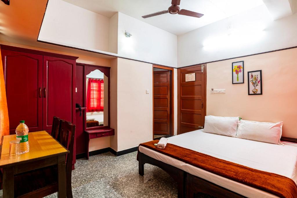 ANADIYIL LEELAKRISHNA INN photo