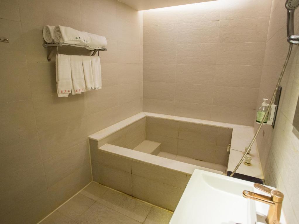 Bathroom, Mei Jia Mei Hotel in Yilan