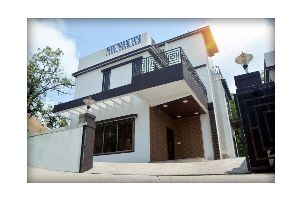 Trident Hill View 4BHK Villa — Hotel in Lonavala