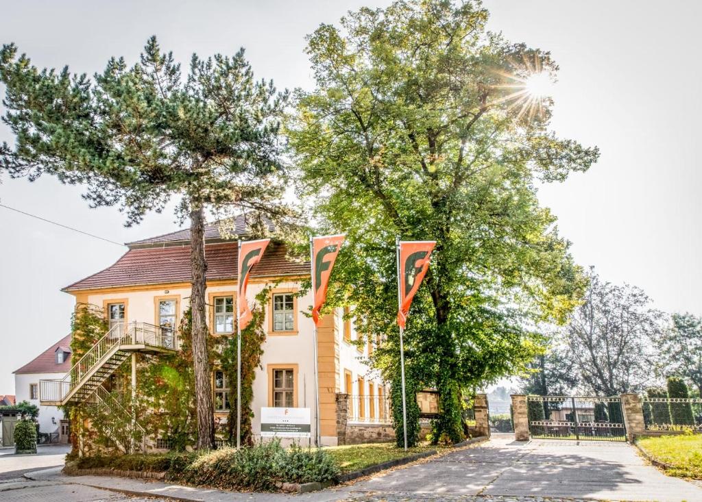 Stadtschloß Hecklingen*** photo