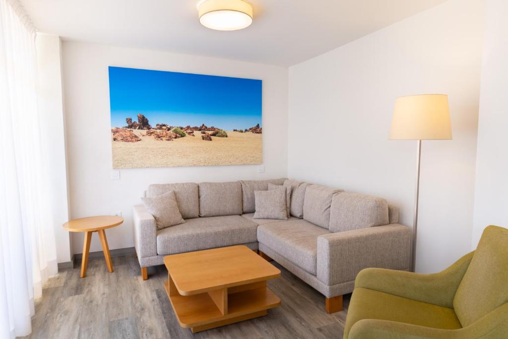 Apartamentos Tigaiga Suites — Hotel rooms in Puerto de la Cruz, Canary Islands