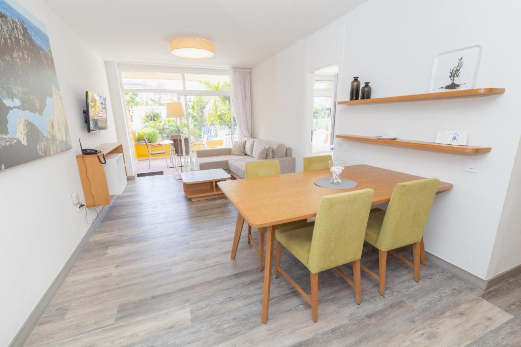 Apartamentos Tigaiga Suites — Hotel rooms in Puerto de la Cruz, Canary Islands