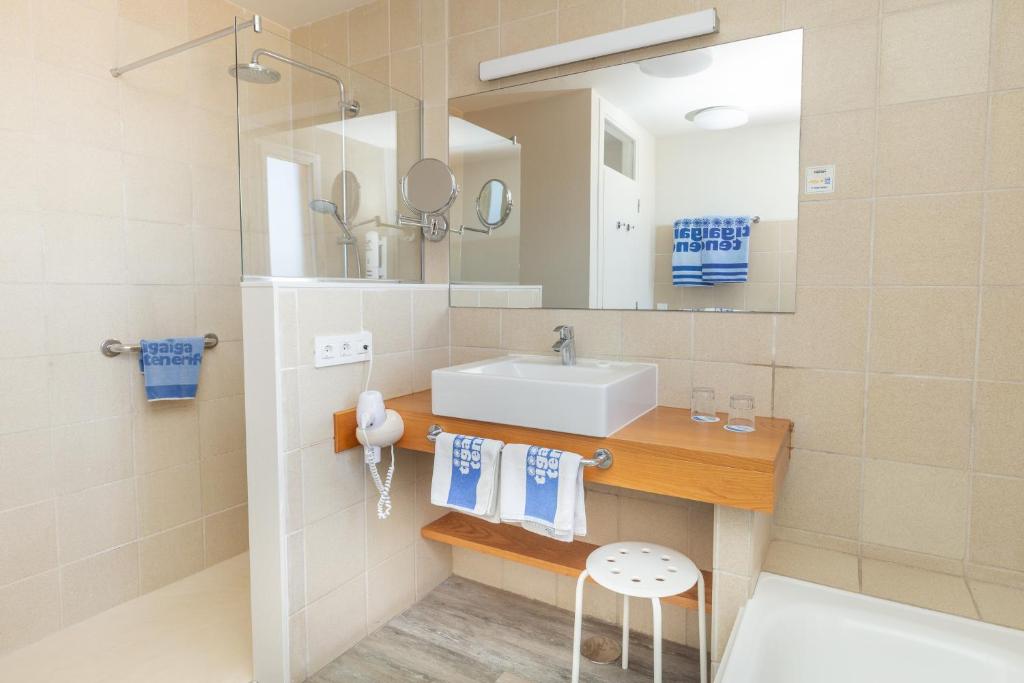 Apartamentos Tigaiga Suites — Hotel rooms in Puerto de la Cruz, Canary Islands