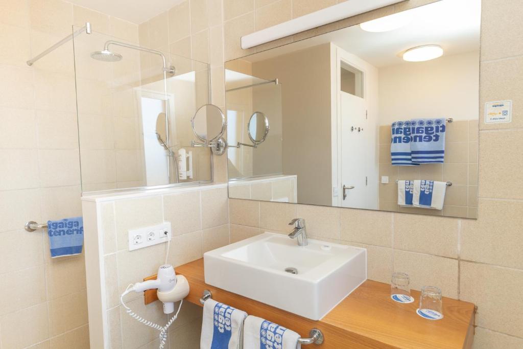 Apartamentos Tigaiga Suites — Hotel rooms in Puerto de la Cruz, Canary Islands