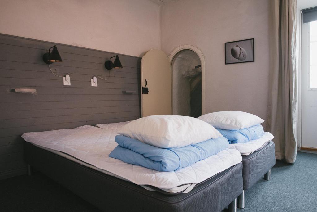 Family Room (3 Adults + 1 Child) - St: Hansgatan