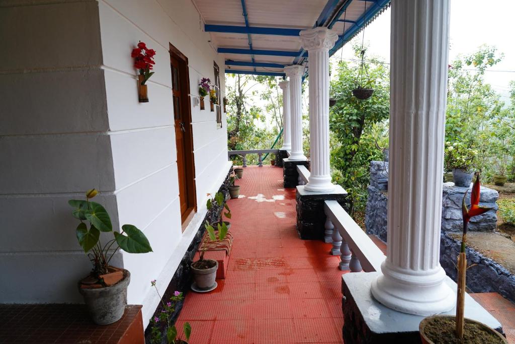 Bison Valley Estate — Hotel in Sholayar Dam