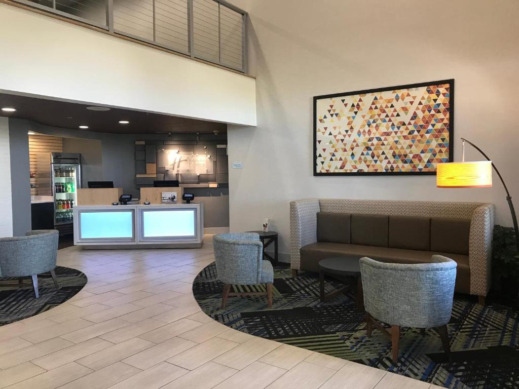 Holiday Inn Express - Canton photo