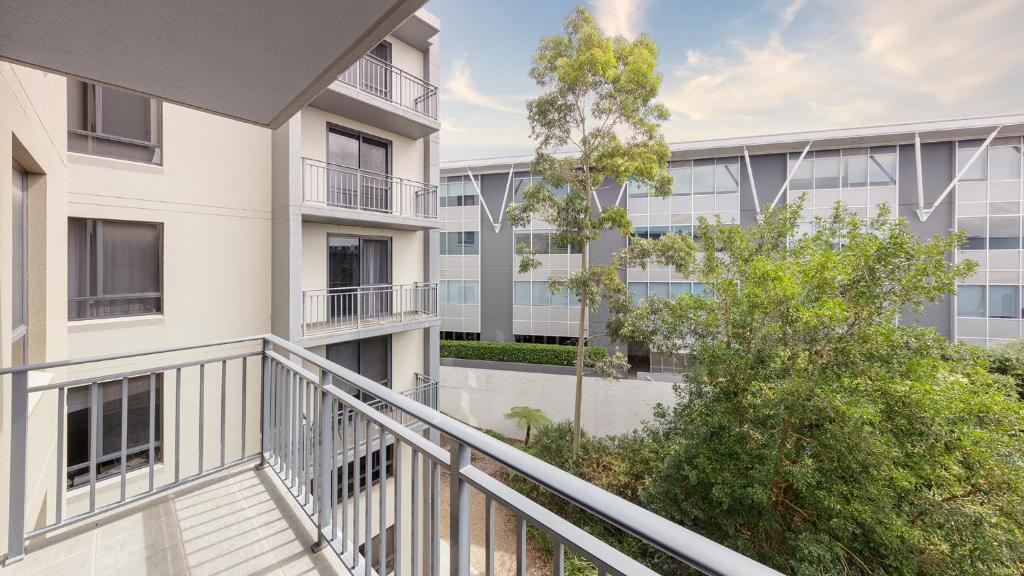 Oaks Sydney North Ryde Suites photo