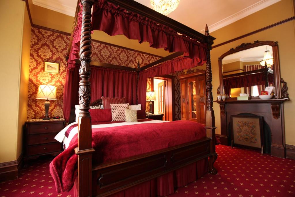 The Grand On Macfie photo