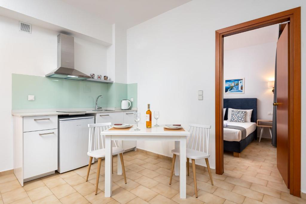 Nana Angela Apartments — Hotel rooms in Hersonissos