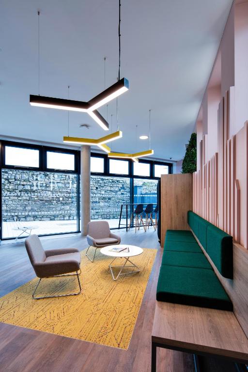 フロント・ロビー