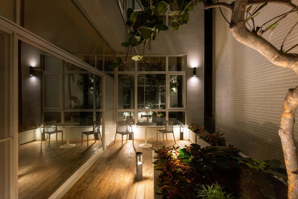 Ren House