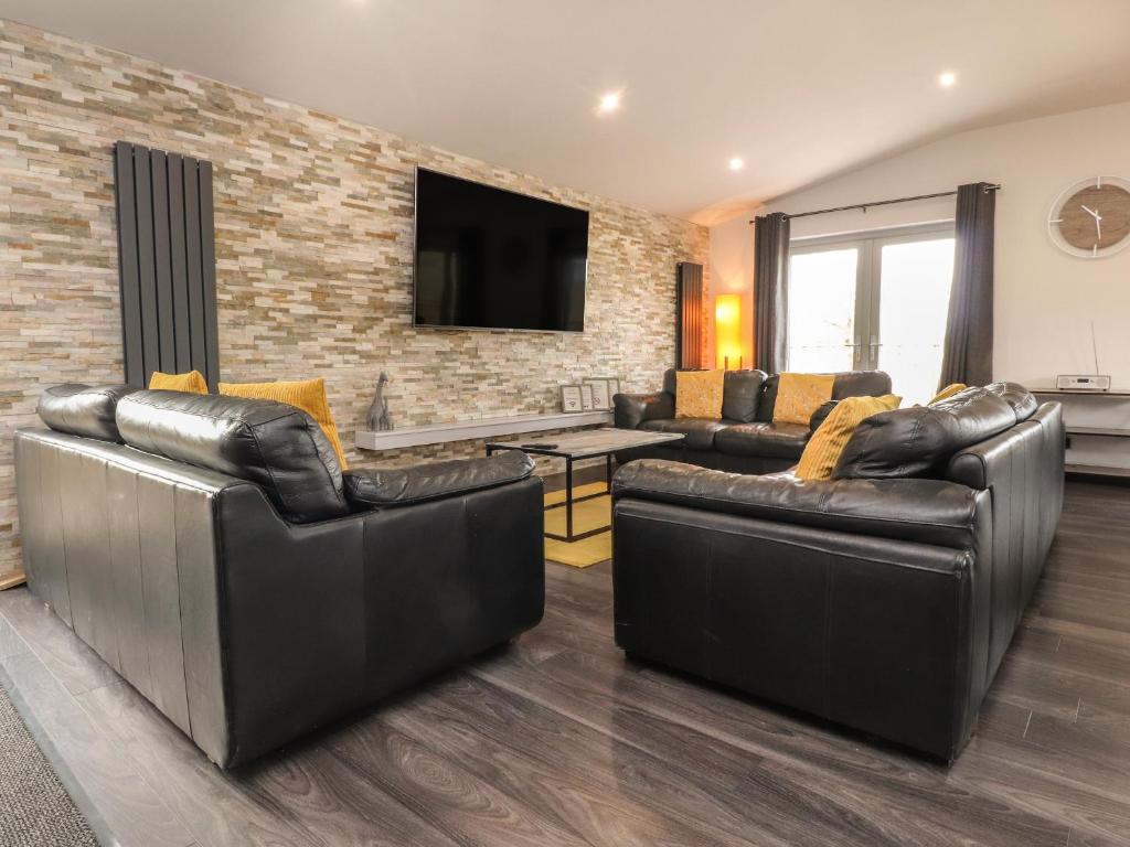 Box Tree Escapes, Lancaster