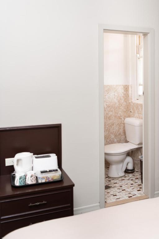 New Crown Hotel Motel photo