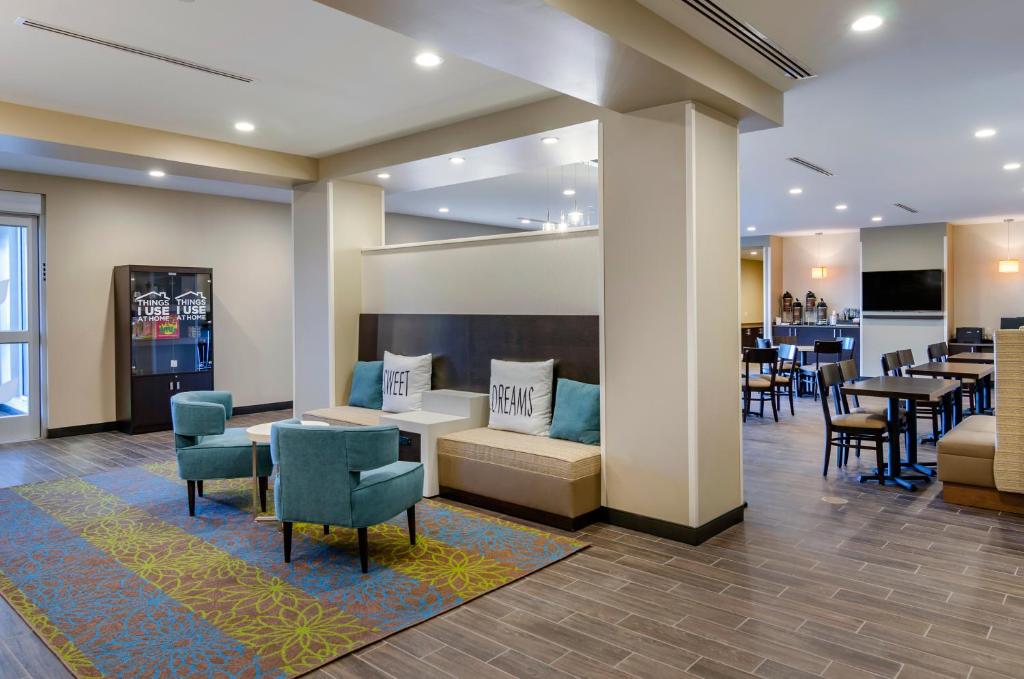 MainStay Suites Great Falls Airport フロント・ロビー