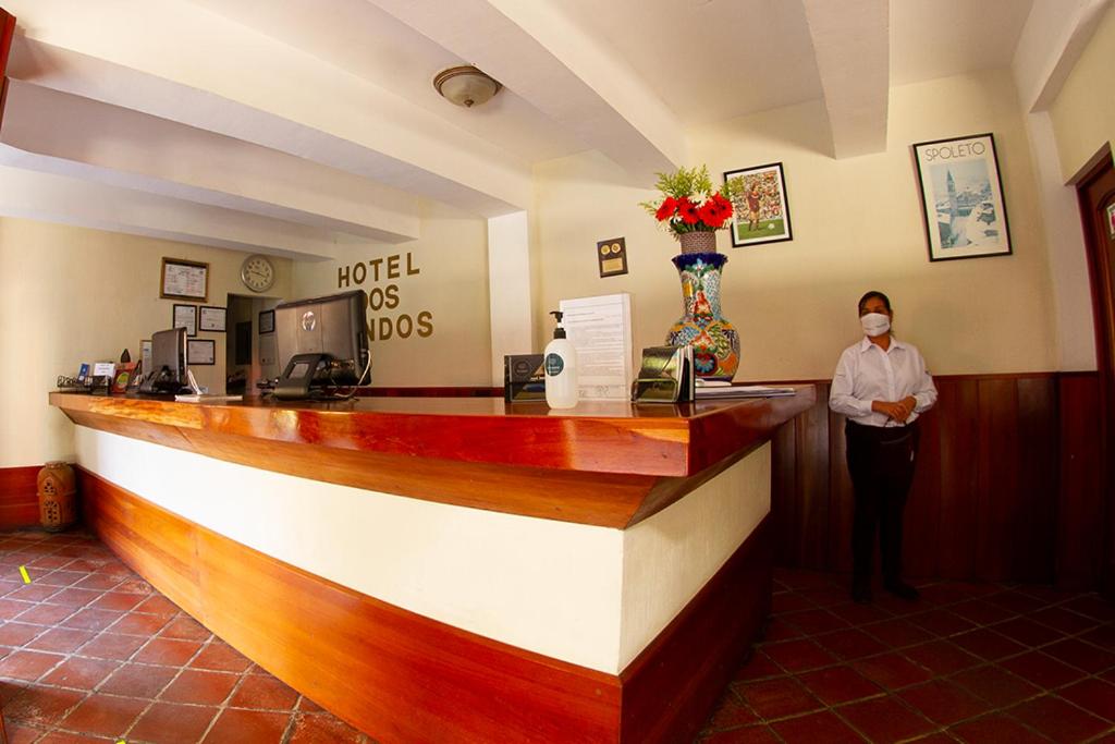Front desk [24-hour]