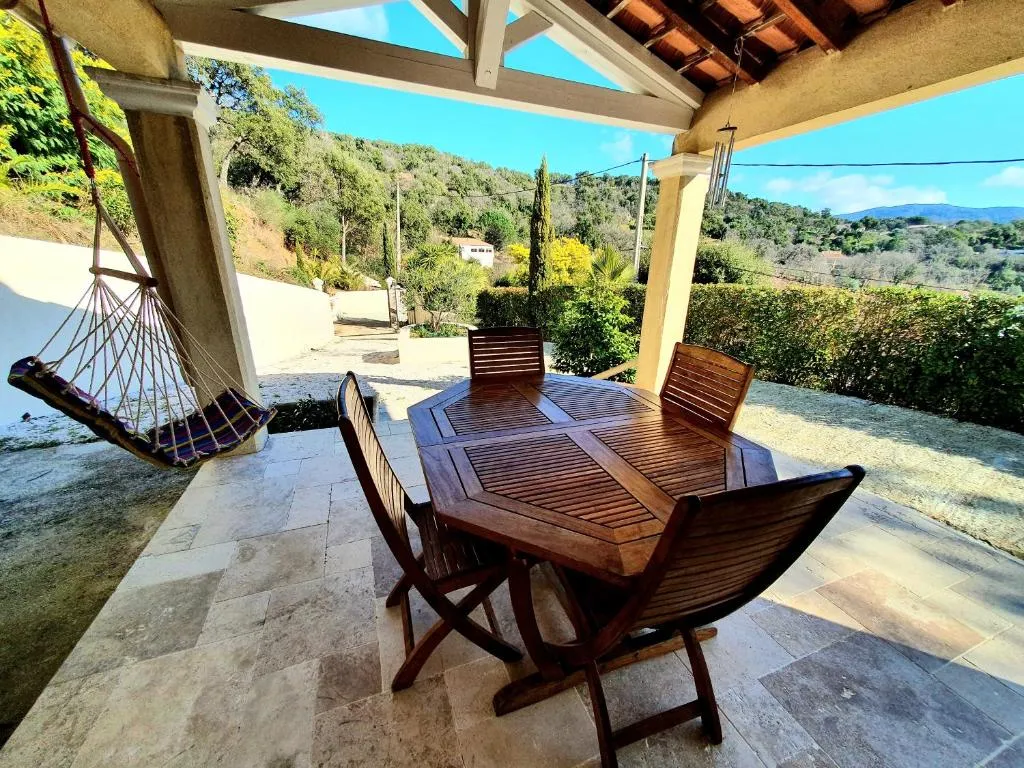 Petit Paradis, hotel in Collobrières