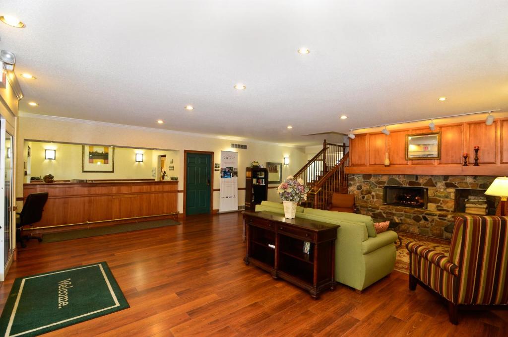 Country Inn & Suites by Radisson, Stevens Point, WI photo
